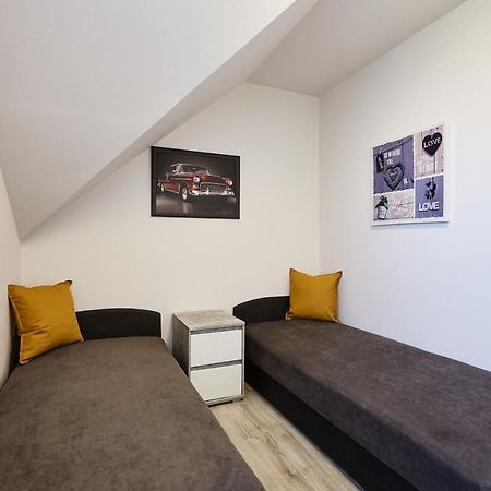 Ovar Apartman Mosonmagyaróvár Buitenkant foto