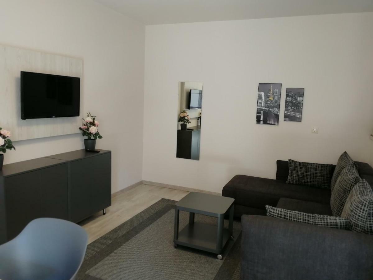 Ovar Apartman Mosonmagyaróvár Buitenkant foto