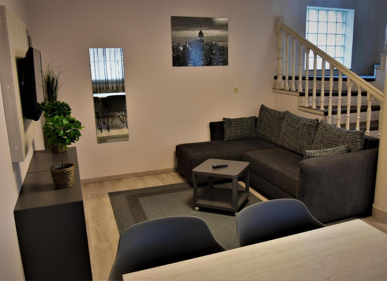 Ovar Apartman Mosonmagyaróvár Buitenkant foto