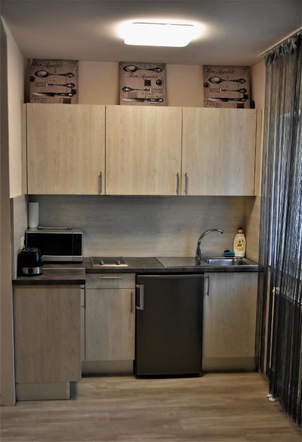 Ovar Apartman Mosonmagyaróvár Buitenkant foto
