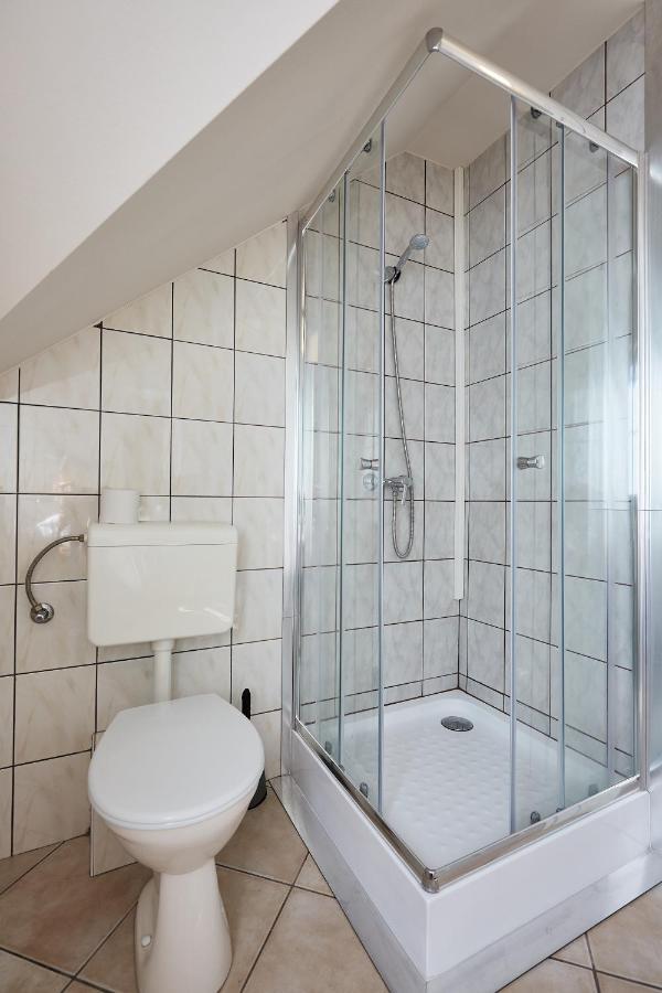 Ovar Apartman Mosonmagyaróvár Buitenkant foto