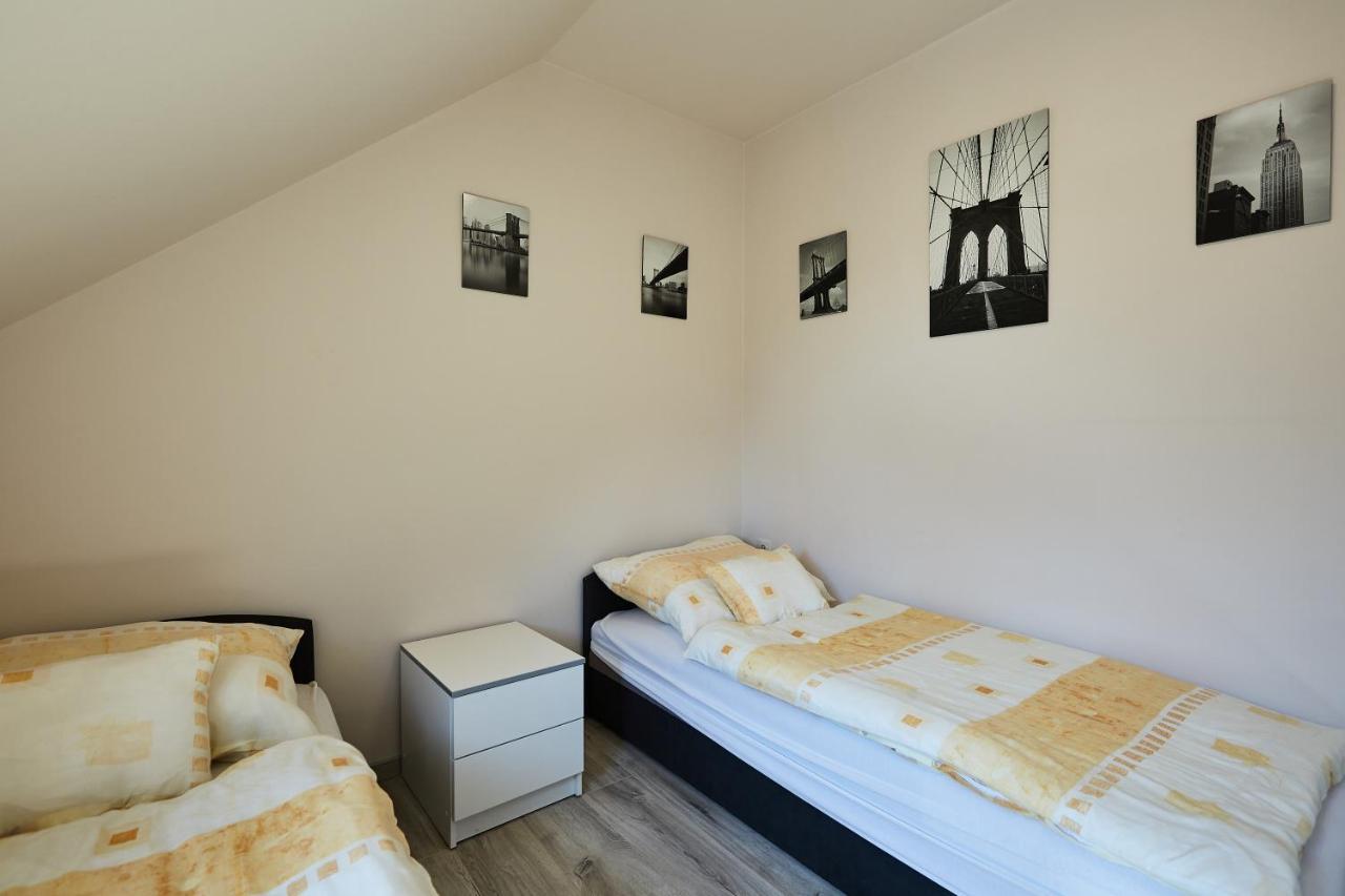 Ovar Apartman Mosonmagyaróvár Buitenkant foto